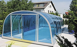 Zasteklitev v modri barvi